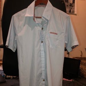 Short sleeve button down
